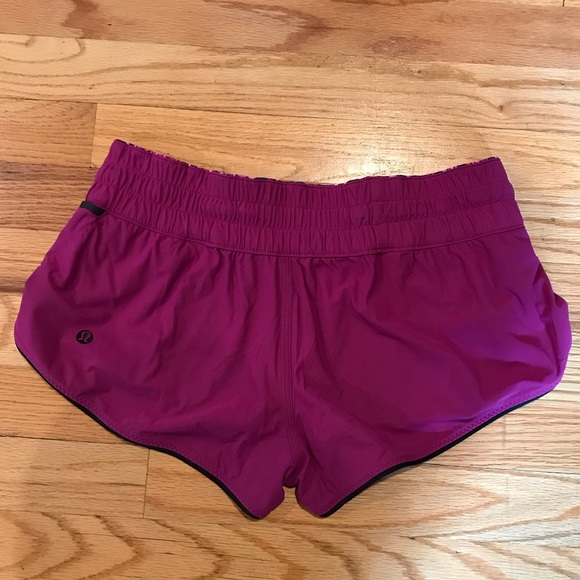 Lululemon Athletica Reversible Women’s Short ( Size 4) Color Purple - Picture 4 of 6